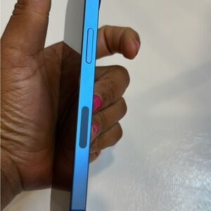 Sleek Blue Smartphone iPhone 13 -128GB unlocked